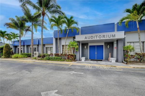 Barkley At Cresthaven Villas, 2673 Barkley Dr E #D, West Palm Beach, Florida 33415, image 2