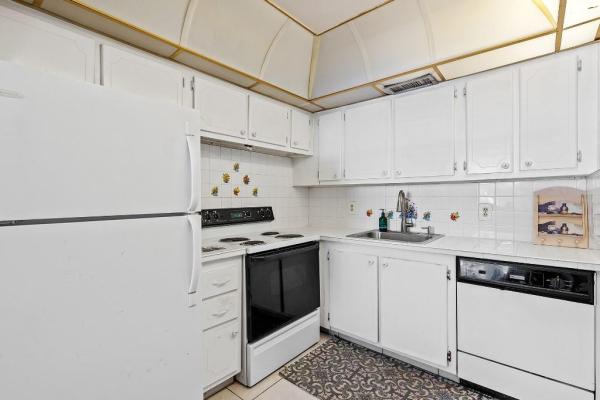 Newport, 150 Newport J, Deerfield Beach, Florida 33442, image 2