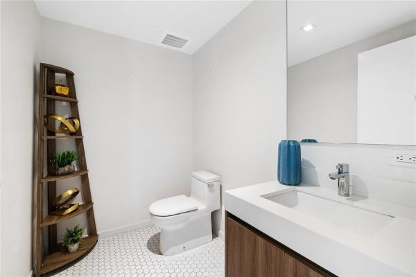 Tiffany House, 401 N Birch Rd #800, Fort Lauderdale, Florida 33304, image 1