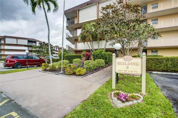 Lauderdale Oaks, 2861 NW 47th Ter #405B, Lauderdale Lakes, Florida 33313, image 2