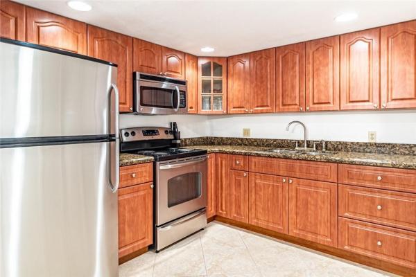 Tree Lake, 1062 E Manor Dr #1062, Palm Springs, Florida 33461, image 2