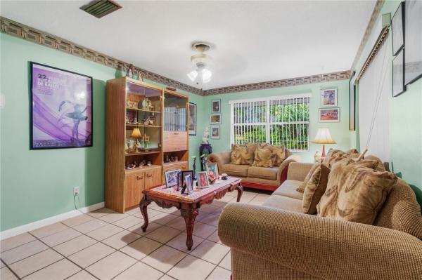 Joe-Ron North, 2633 Pierce St #202, Hollywood, Florida 33020, image 1