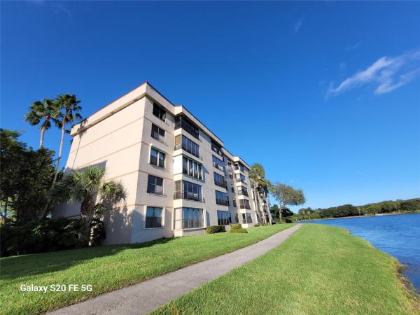 Applewood Village 2, 2767 Carambola Cir S #104, Coconut Creek, Florida 33066, image 2