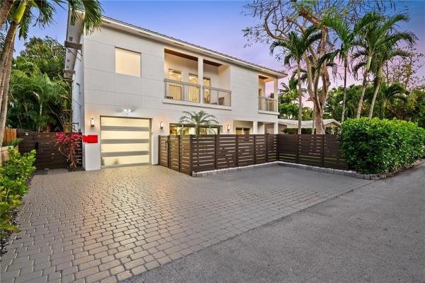 Victoria Courts, 712 NE 17th Rd, Fort Lauderdale, Florida 33304, image 1