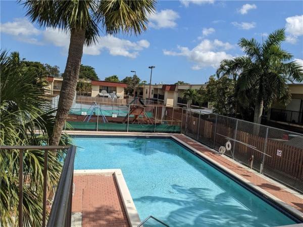 Brentwood, 6639 SW 41st Pl #41, Davie, Florida 33314, image 2