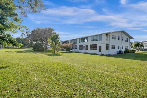 Oakridge, 143 Oakridge J, Deerfield Beach, Florida 33442, image 2