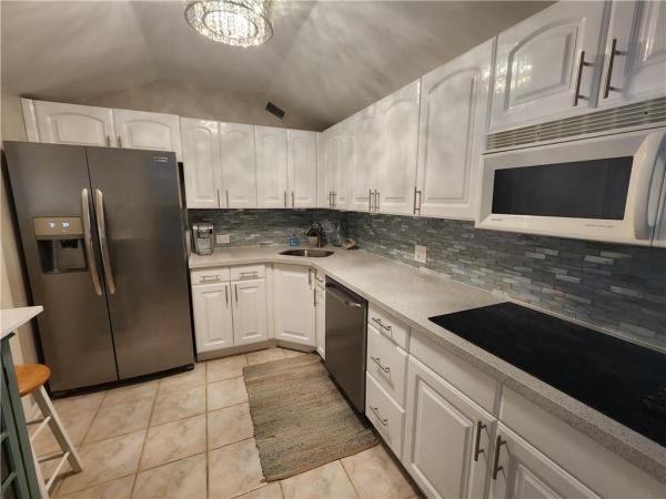 Oakland Grove Village, 669 W Oakland Park Blvd #112B, Oakland Park, Florida 33311, image 1