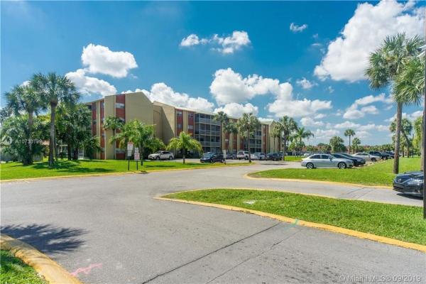 Royal Point, 3700 NW 21st St #211, Lauderdale Lakes, Florida 33311, image 1