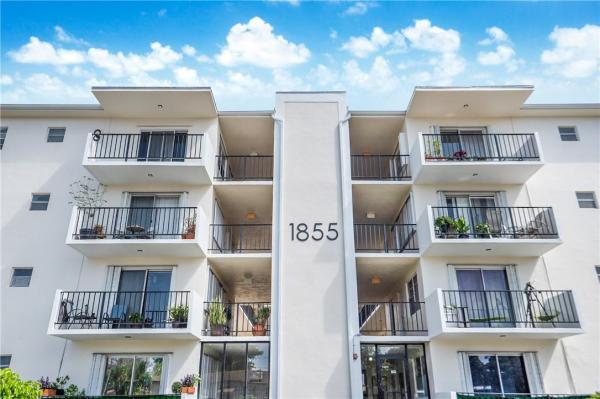 Plunkett, 1855 Plunkett St #206, Hollywood, Florida 33020, image 2