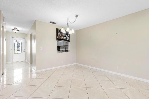 Golden Lakes Village, 143 Lake Meryl Dr, West Palm Beach, Florida 33411, image 3