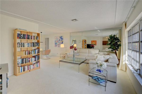 301 NE 3rd St, Boca Raton, Florida 33432, image 1