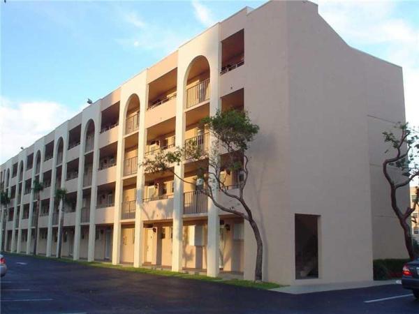 Gardens By The Sea South, 1541 S Ocean Blvd #417, Lauderdale By The Sea, Florida 33062, image 1