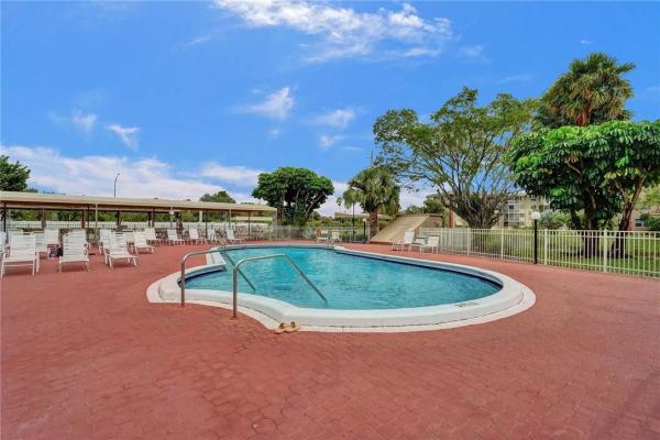 Lauderdale Oaks, 3051 NW 46th Ave #301, Lauderdale Lakes, Florida 33313, image 3