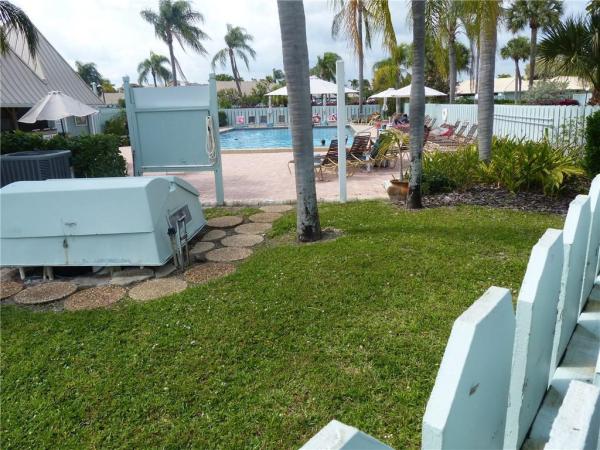 Bella Vista, 1127 E Seminole Ave #4D, Jupiter, Florida 33477, image 2