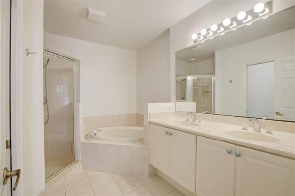 Villa Medici, 1033 NE 17th Way #402, Fort Lauderdale, Florida 33304, image 3