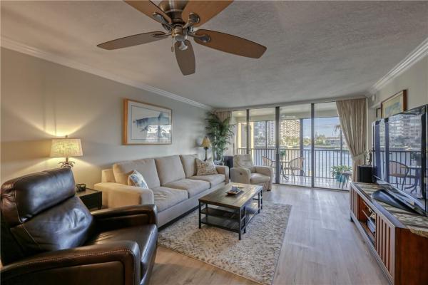 Nobel Point, 1100 SE 5th Ct #33, Pompano Beach, Florida 33060, image 2