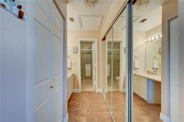 Freedom Square, 706 Freedom Ct, Deerfield Beach, Florida 33442, image 2