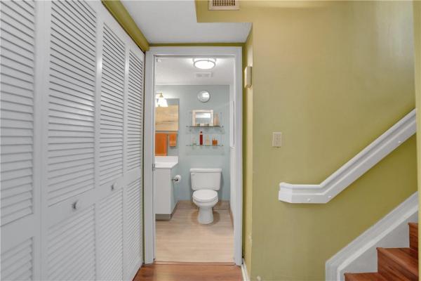 City View Townhomes, 237 City View Dr, Fort Lauderdale, Florida 33311, image 1