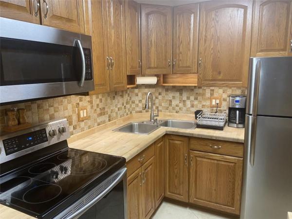 Manor Grove Village, 9 NE 19th Ct #214C, Wilton Manors, Florida 33305, image 3