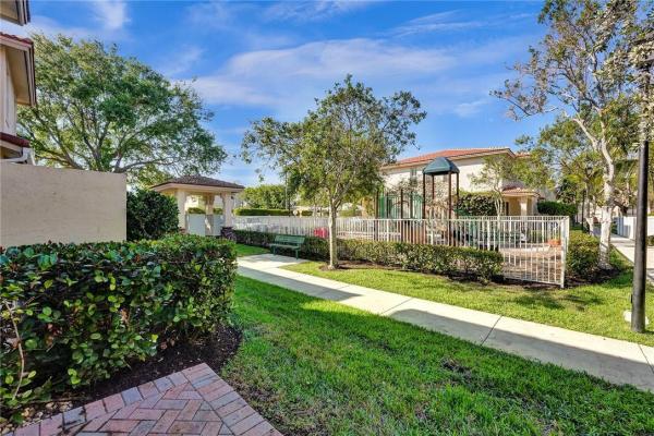 The Village At Swinton Square, 123 S Longport Cir #9C, Delray Beach, Florida 33444, image 2
