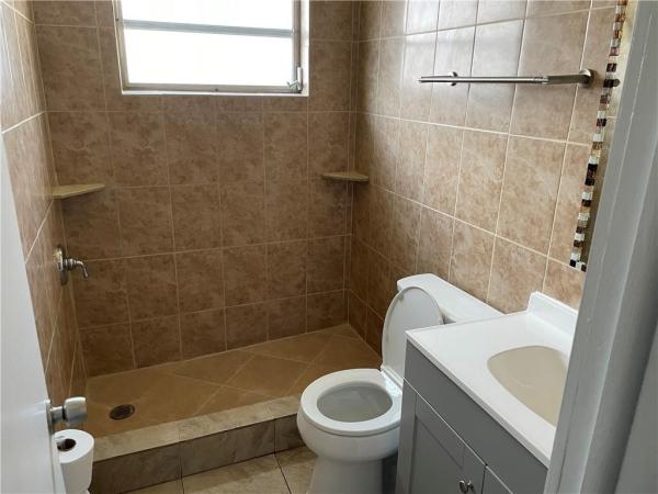 Cypress Gardens, 2225 Polk St #5B, Hollywood, Florida 33020, image 2