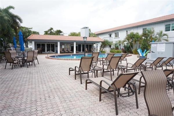 Oakland Grove Village, 659 W Oakland Park Blvd #207C, Oakland Park, Florida 33311, image 1