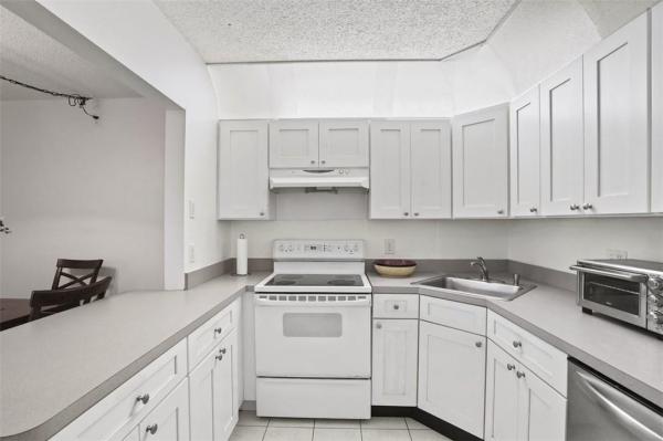 Pine Ridge South 4, 429 Pine Glen Ln #D-1, Greenacres, Florida 33463, image 1