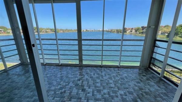 Royal Oaks, 447 NE 195th St #221, Ives Estates, Florida 33179, image 1