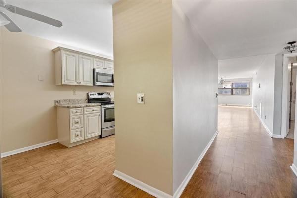 Sunrise Lakes 4, 2981 N Nob Hill Rd #109, Sunrise, Florida 33322, image 1