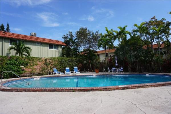 Manor Grove Village, 184 NE 20th Ct #2E, Wilton Manors, Florida 33305, image 2