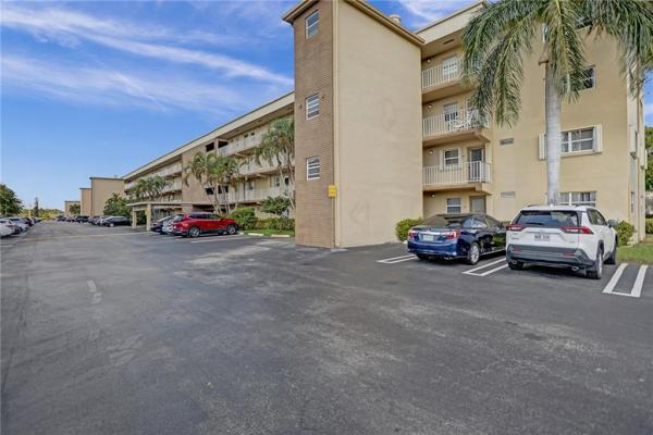 Village Royale Greenside, 2400 NE 1st Ln #406, Boynton Beach, Florida 33435, image 1