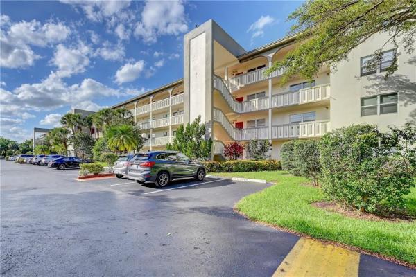 Eleuthera Village, 1804 Eleuthera Pt #B4, Coconut Creek, Florida 33066, image 1