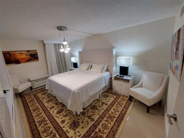 Biscaya, 20400 W Country Club Dr #707, Aventura, Florida 33180, image 3