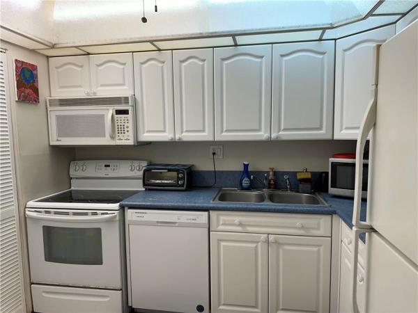 Versailles Gardens, 7831 Colony Cir N #110, Tamarac, Florida 33321, image 1