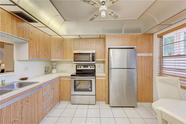 Lucaya Village, 2102 Lucaya Bnd #H2, Coconut Creek, Florida 33066, image 1