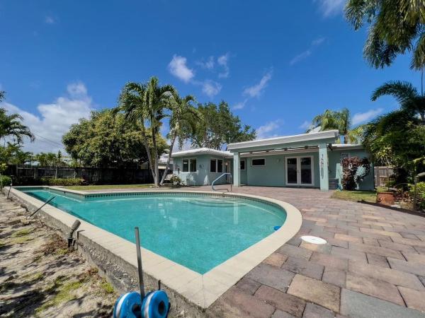 Coral Estates, 1712 NE 28th Dr, Wilton Manors, Florida 33334, image 1