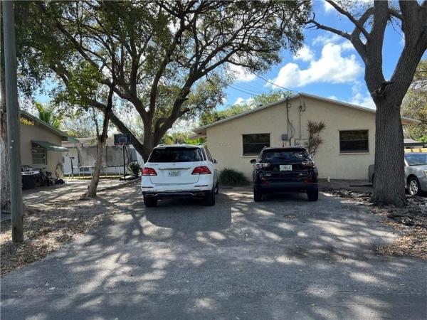Hallandale Beach No HOA, 715 SW 7th Ct, Hallandale Beach, Florida 33009, image 1