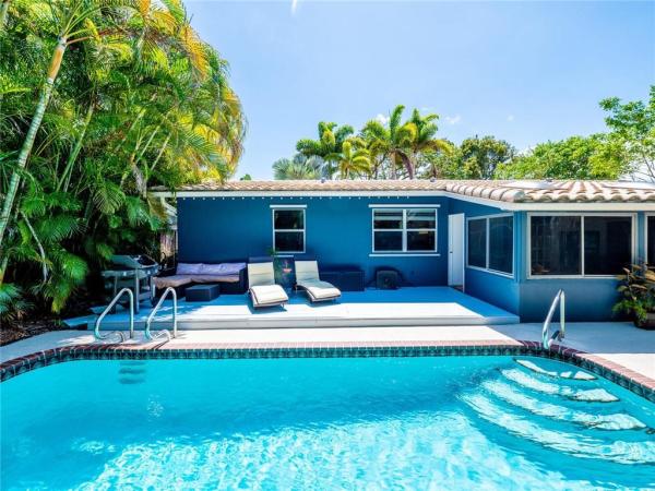 Tropical Manors, 417 NE 28th St, Wilton Manors, Florida 33334, image 1