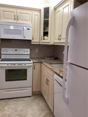 Pine Ridge South 4, 438 Pine Glen Ln #B-2, Greenacres, Florida 33463, image 2