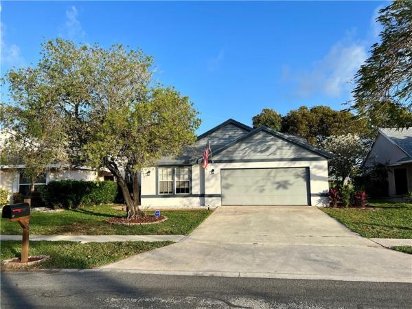 Lakeshore At The Meadows, 36 Misty Meadow Dr, Boynton Beach, Florida 33436, image 1