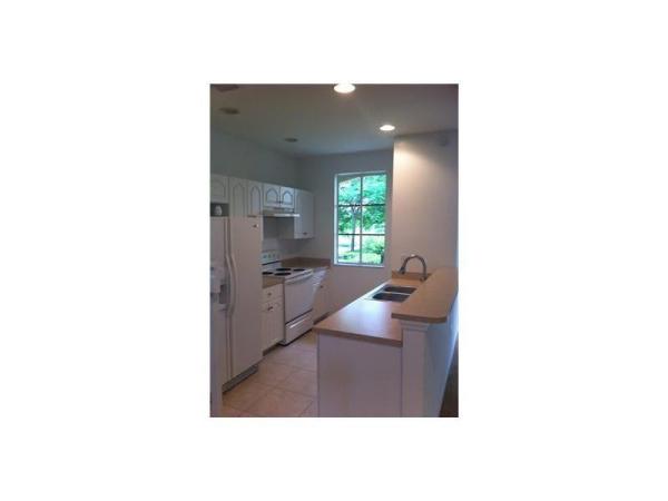 San Remo Townhomes, 6062 SW 19th Ct, North Lauderdale, Florida 33068, image 3