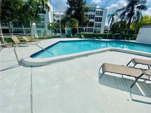 Plantation Royal, 6921 Cypress Rd #B22, Plantation, Florida 33317, image 1
