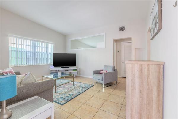 Artist Colony, 805 NE 17th Ave #3, Fort Lauderdale, Florida 33304, image 1
