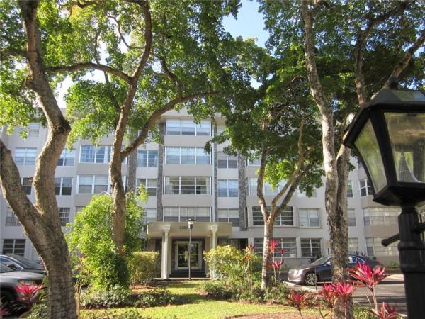 Plantation Place, 6600 Cypress Rd #402, Plantation, Florida 33317, image 1