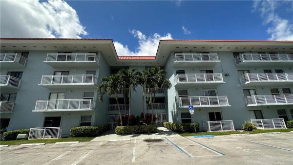 Newport, 405 S Pine Island Rd #212D, Plantation, Florida 33324, image 2