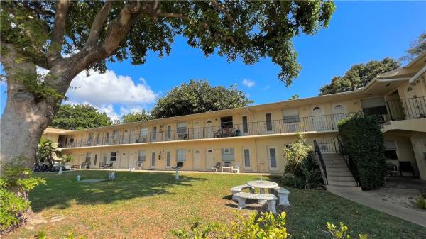 Crystal Court, 2621 Grant St #7A, Hollywood, Florida 33020, image 3