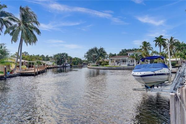 Coral Point, 2140 NE 19th Ave, Wilton Manors, Florida 33305, image 1