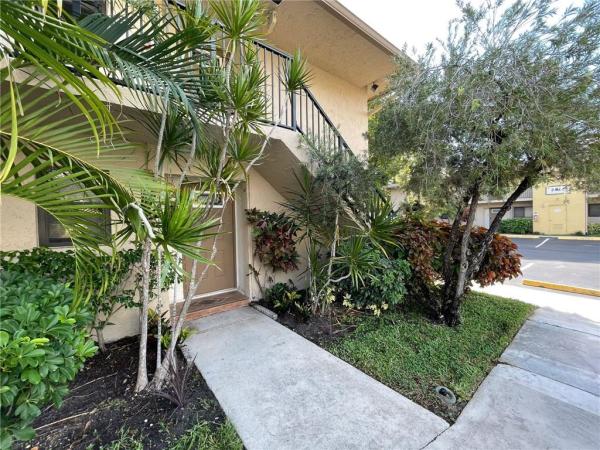 Middle River Homes, 2920 NE 8th Ter #106, Wilton Manors, Florida 33334, image 1