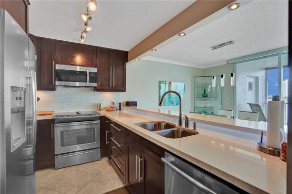 Le Laurier, 17800 N Bay Rd #503, Sunny Isles Beach, Florida 33160, image 3