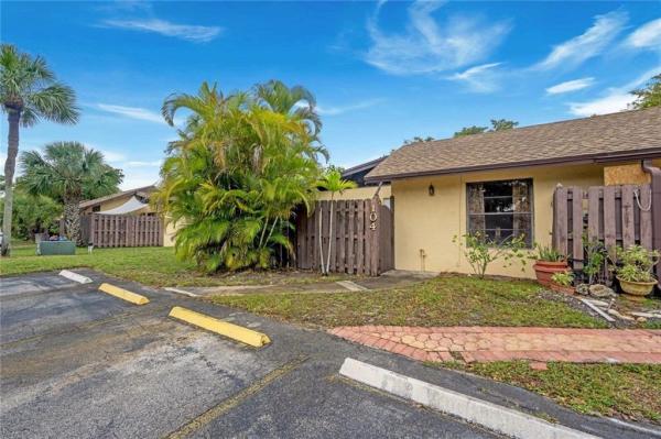 Villas At Carriage Hills, 104 Gate Rd, Hollywood, Florida 33024, image 1